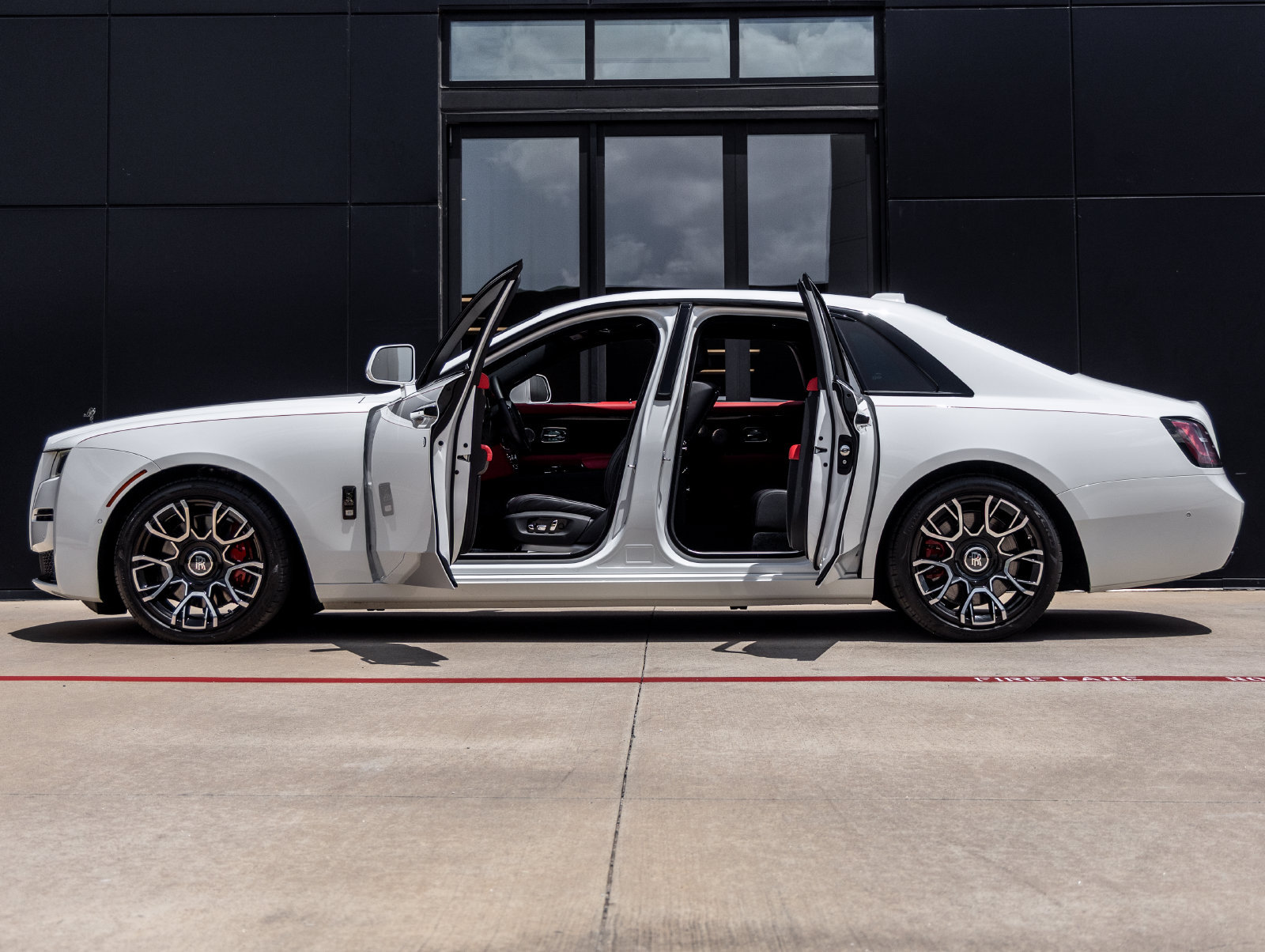 Used 2023 Rolls-Royce Ghost Black Badge w/ Black Badge Ghost Package AWD/4WD image 11