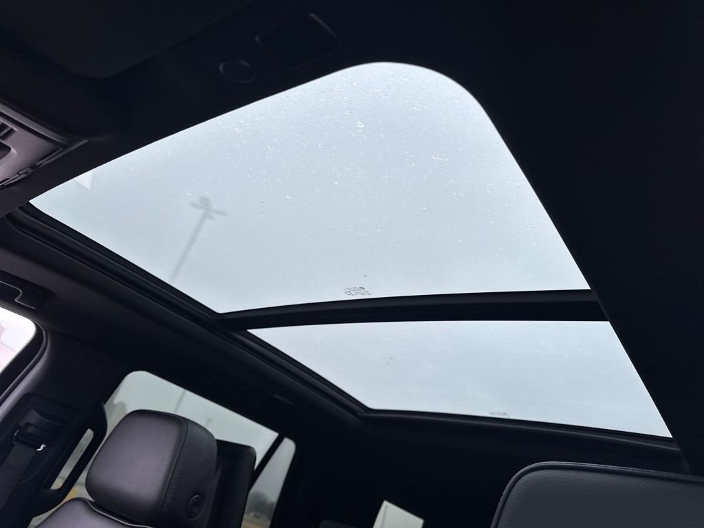 Used 2021 GMC Yukon Denali w/ Denali Premium Package image 18