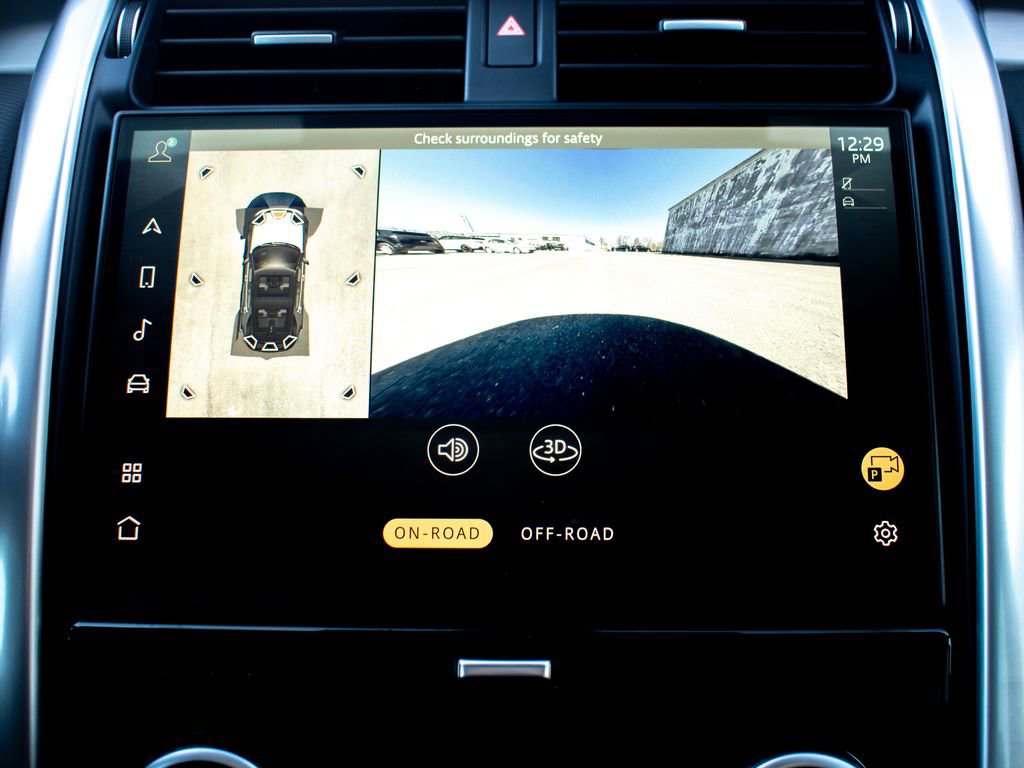 Used 2025 Land Rover Discovery Dynamic SE image 29