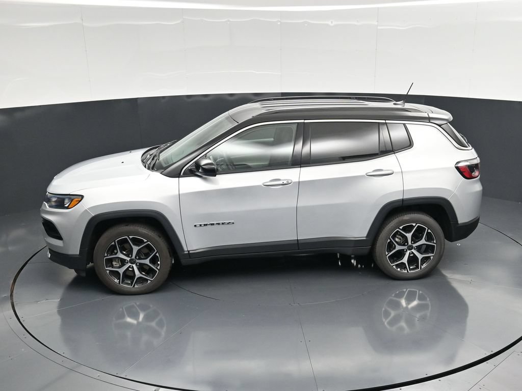 Used 2025 Jeep Compass Limited AWD/4WD image 49