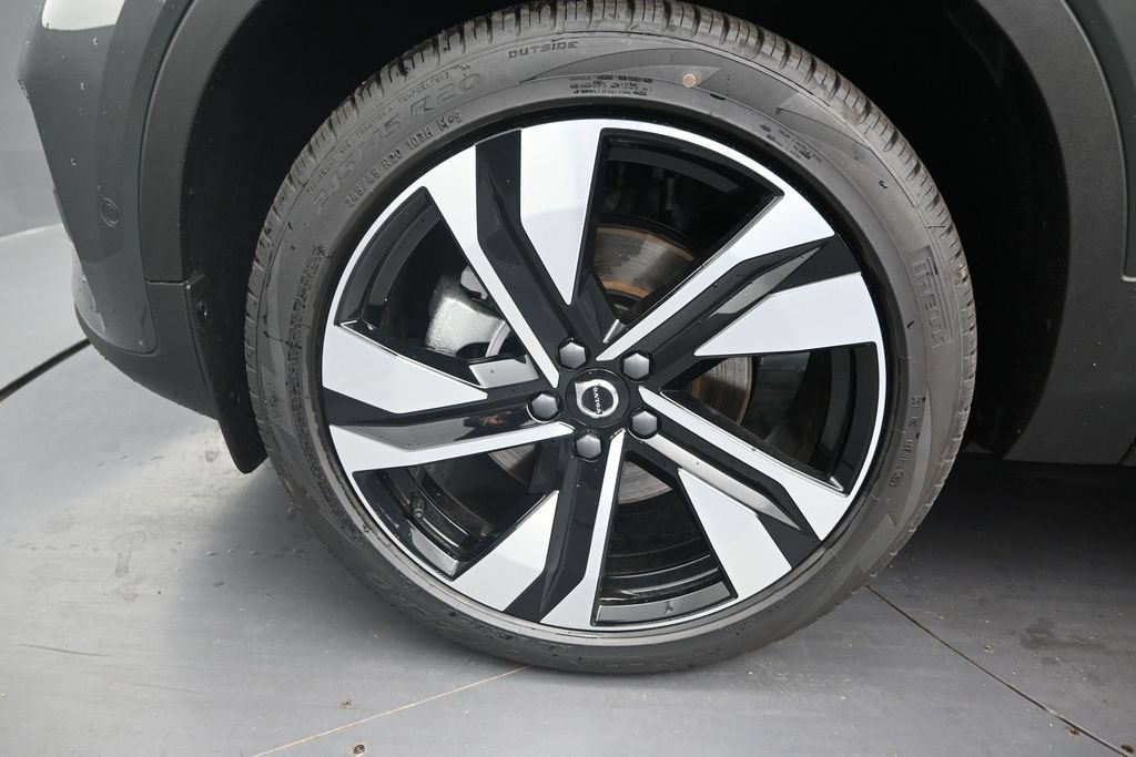 New 2026 Volvo XC40 B5 Plus AWD/4WD image 9