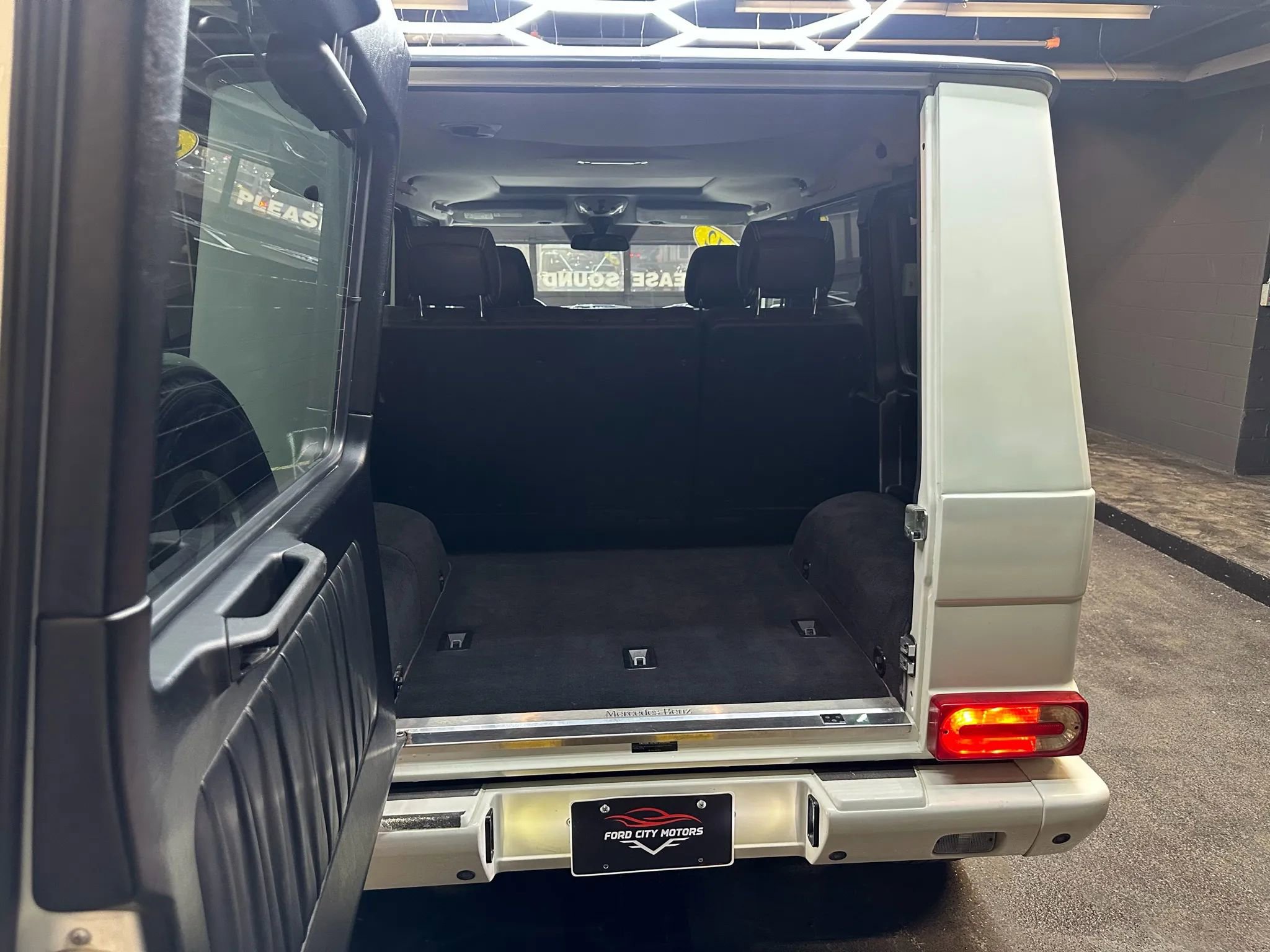 Used 2012 Mercedes-Benz G 550 image 24