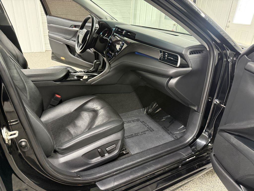 Used 2019 Toyota Camry XSE FWD image 32