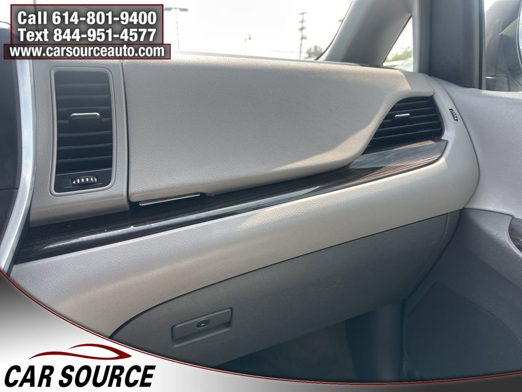 Used 2015 Toyota Sienna XLE w/ XLE Navigation Package image 23