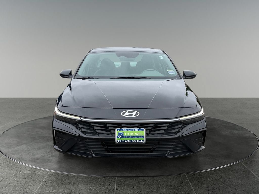 Used 2024 Hyundai Elantra SEL FWD image 2