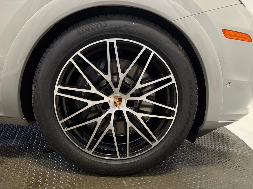 Certified 2026 Porsche Cayenne E-Hybrid AWD/4WD image 41