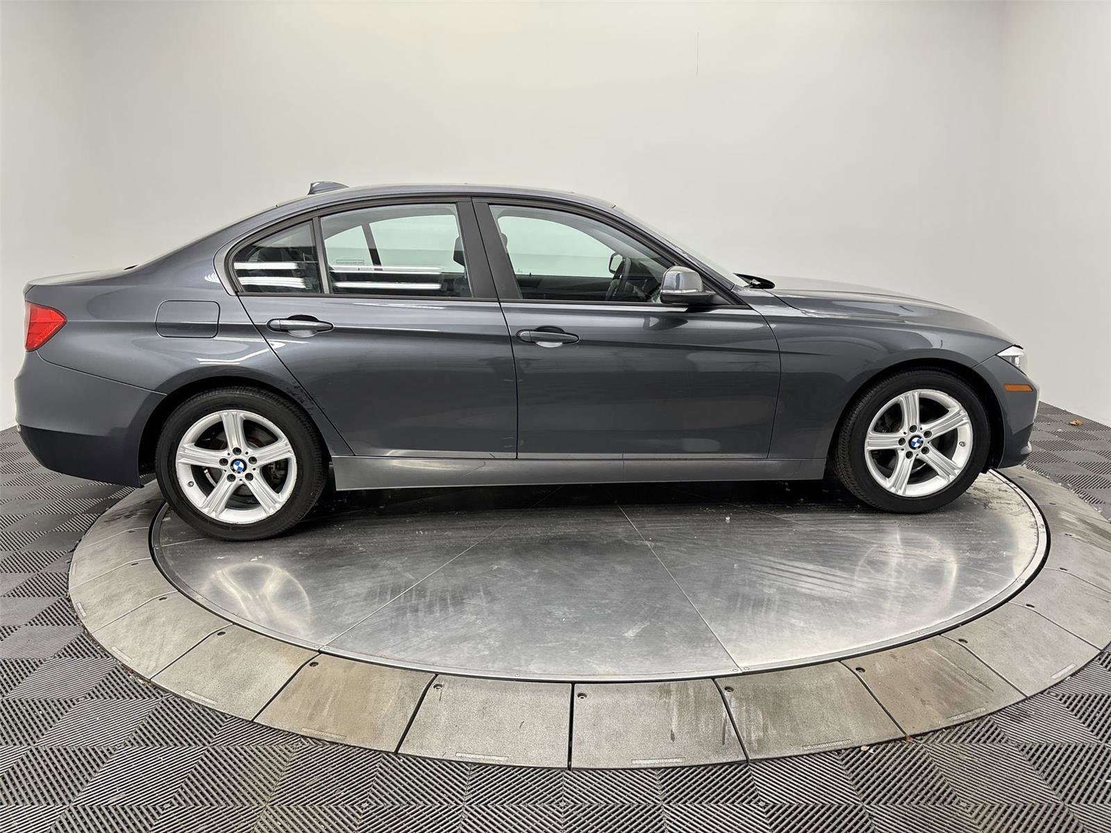 Used 2013 BMW 328i Sedan RWD image 17