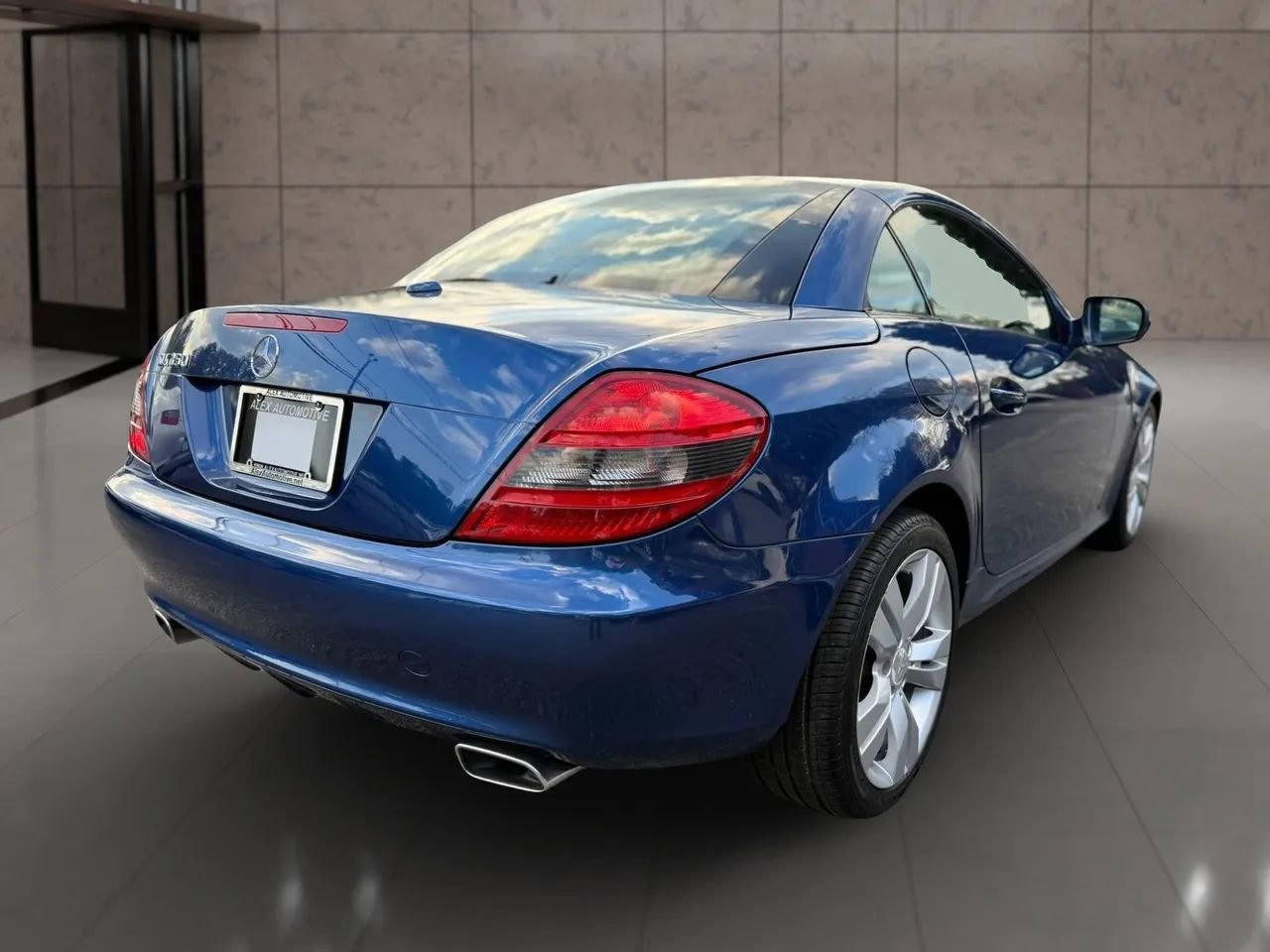 Used 2009 Mercedes-Benz SLK 350 image 8
