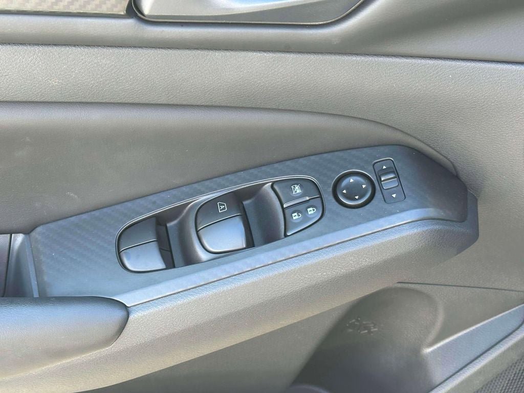 Used 2025 Nissan Altima 2.5 S image 16
