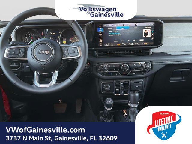 Used 2025 Jeep Wrangler Unlimited Sahara AWD/4WD image 14