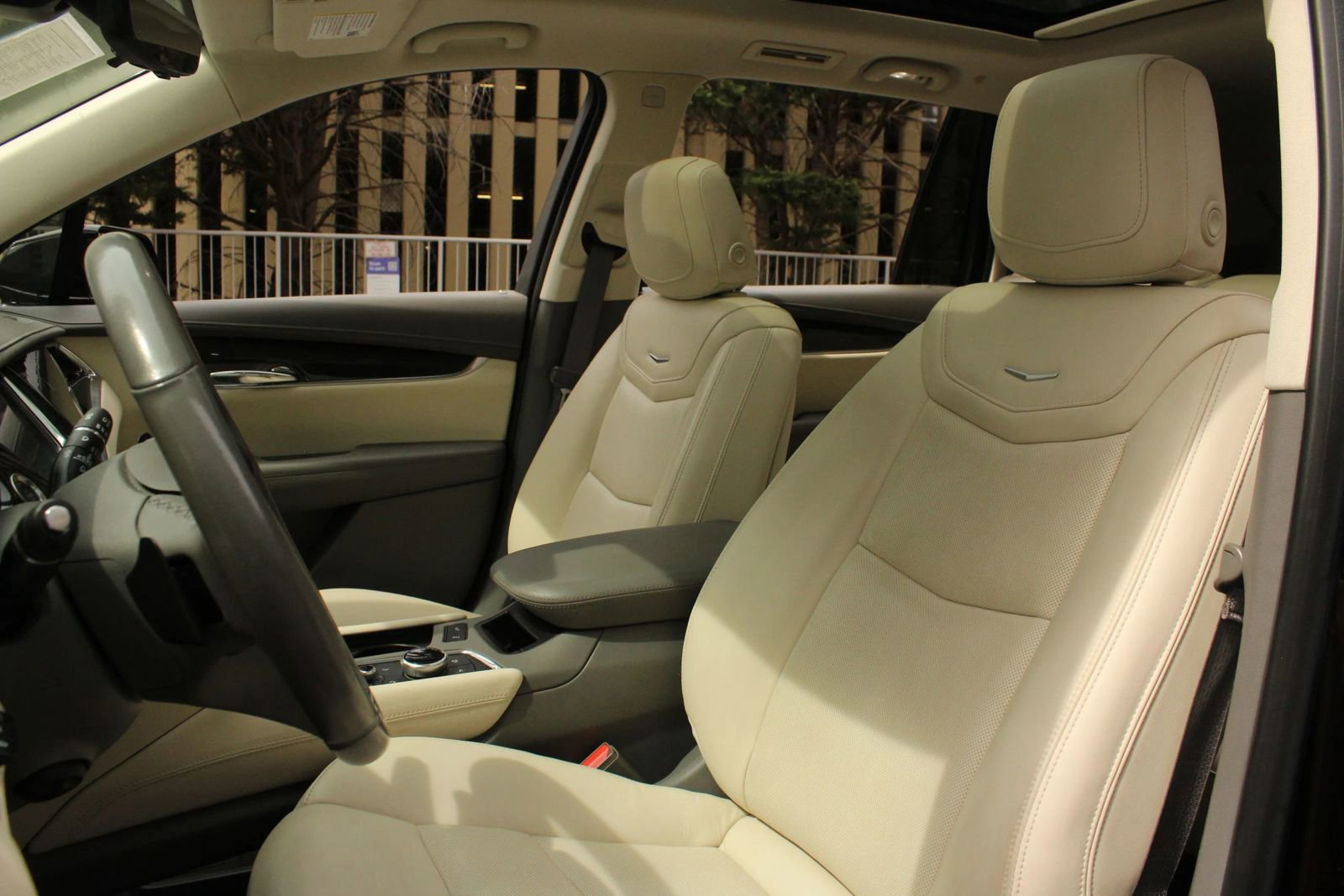 Used 2021 Cadillac XT6 Premium Luxury FWD image 16