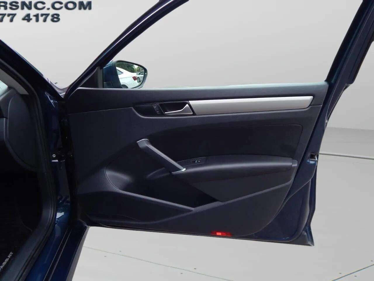 Used 2022 Volkswagen Passat 2.0T SE image 37