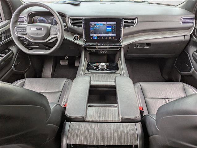 Used 2024 Jeep Wagoneer L Series II w/ Flexible Seating Group image 17