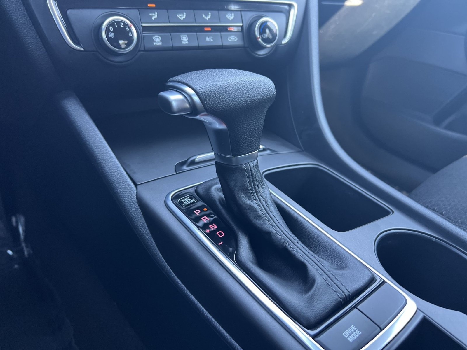 Used 2018 Kia Optima LX FWD image 29