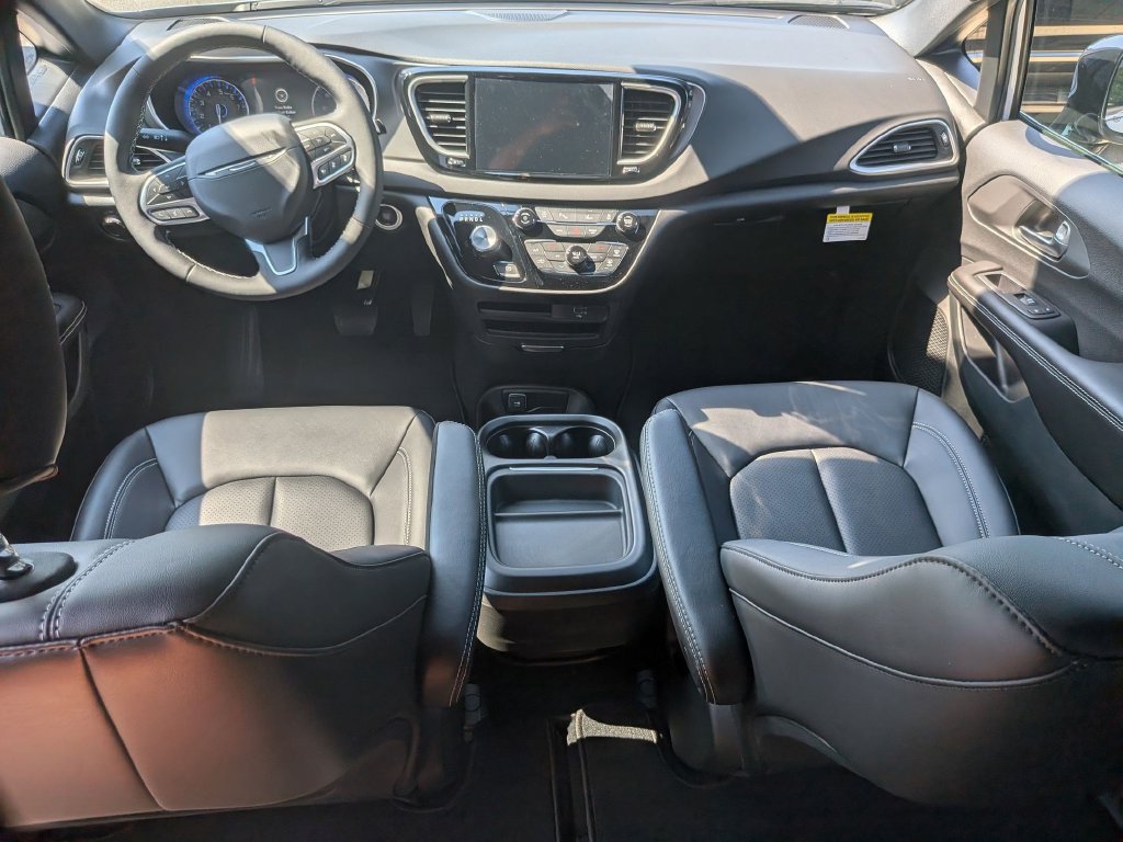 New 2027 Chrysler Pacifica LX FWD image 26