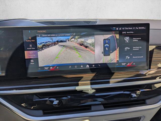 Used 2025 BMW X7 M60i w/ Executive Package image 16