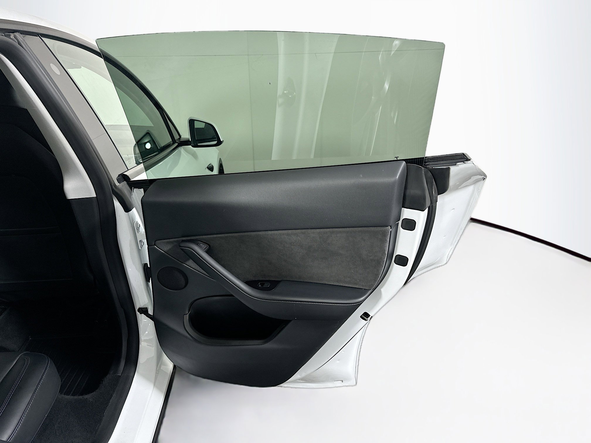 Used 2023 Tesla Model Y Long Range image 30