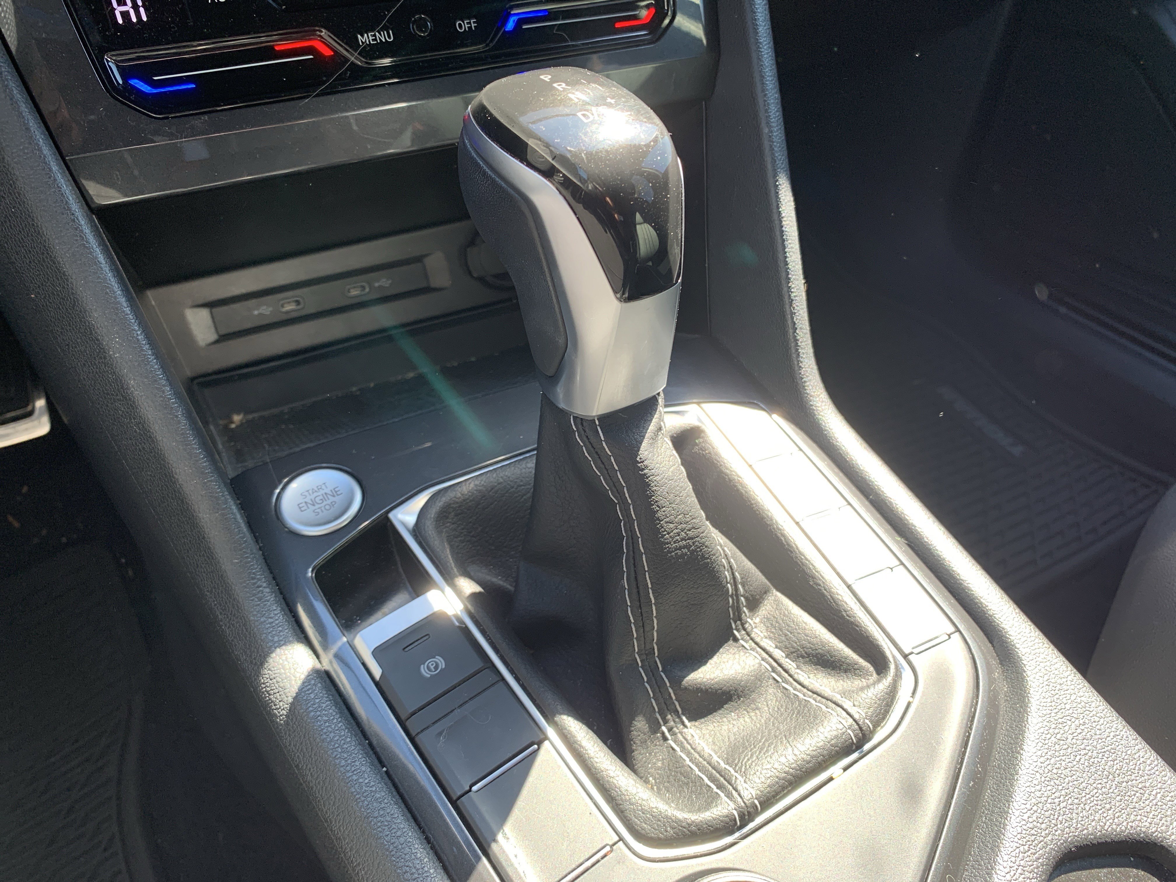 Used 2022 Volkswagen Tiguan SE R-Line image 26