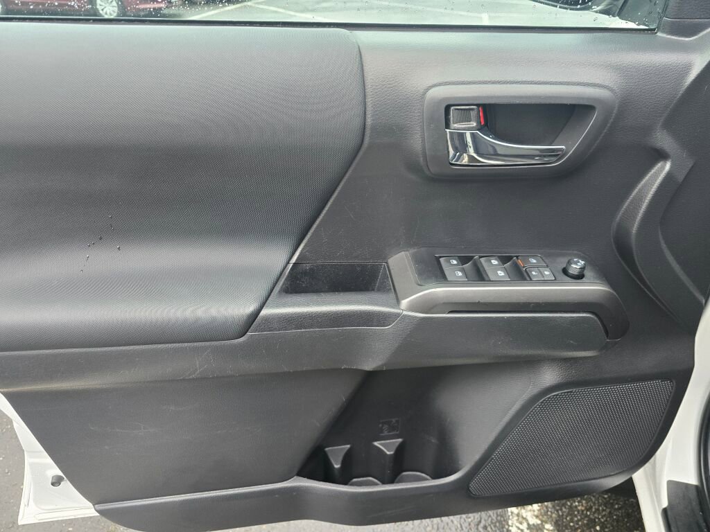 Used 2023 Toyota Tacoma TRD Sport w/ Black Out Package (TMS) image 16