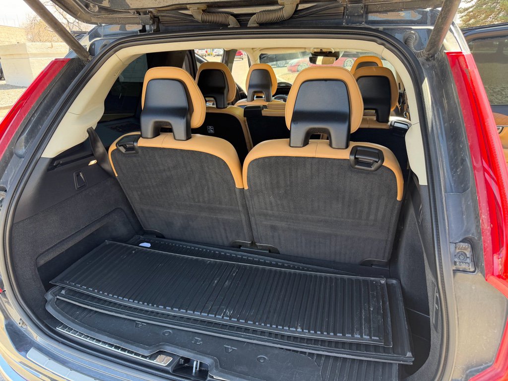 Used 2016 Volvo XC90 T6 Inscription w/ Vision Package image 16