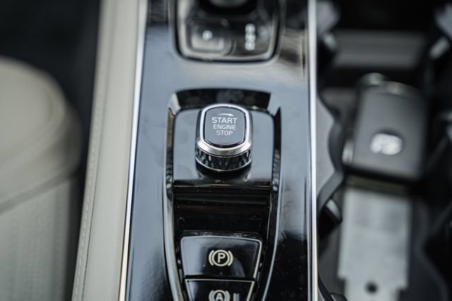 New 2026 Volvo XC90 T8 Plus w/ Protection Package Premier AWD/4WD image 25