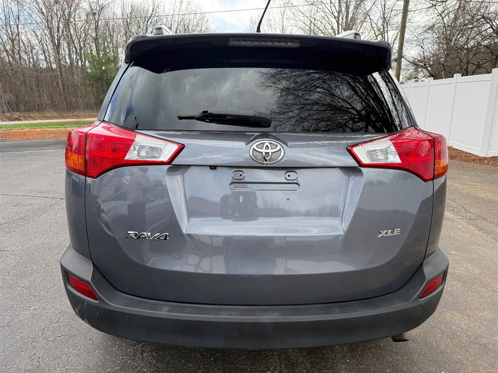Used 2013 Toyota RAV4 XLE image 4