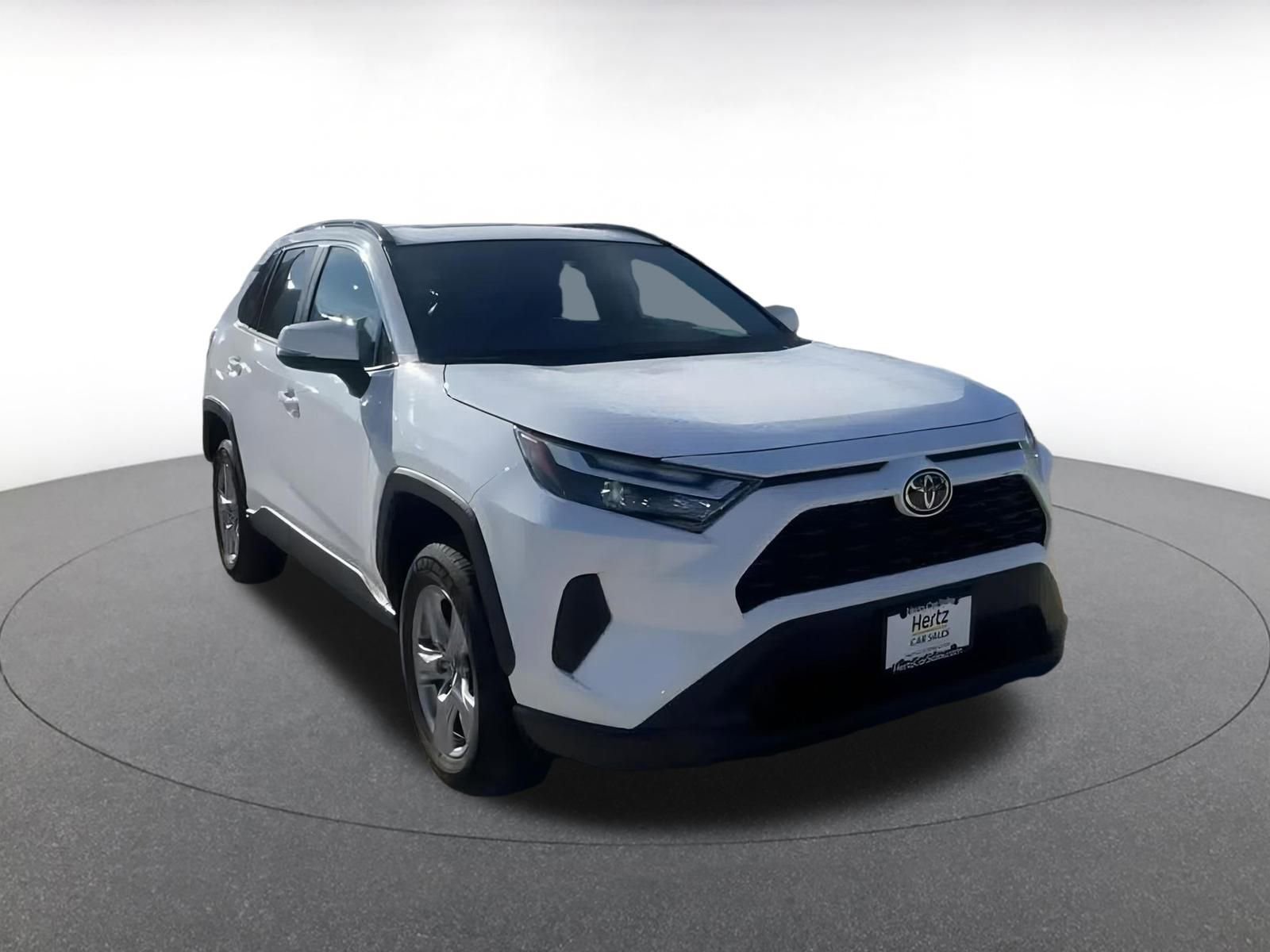 Used 2025 Toyota RAV4 XLE image 3
