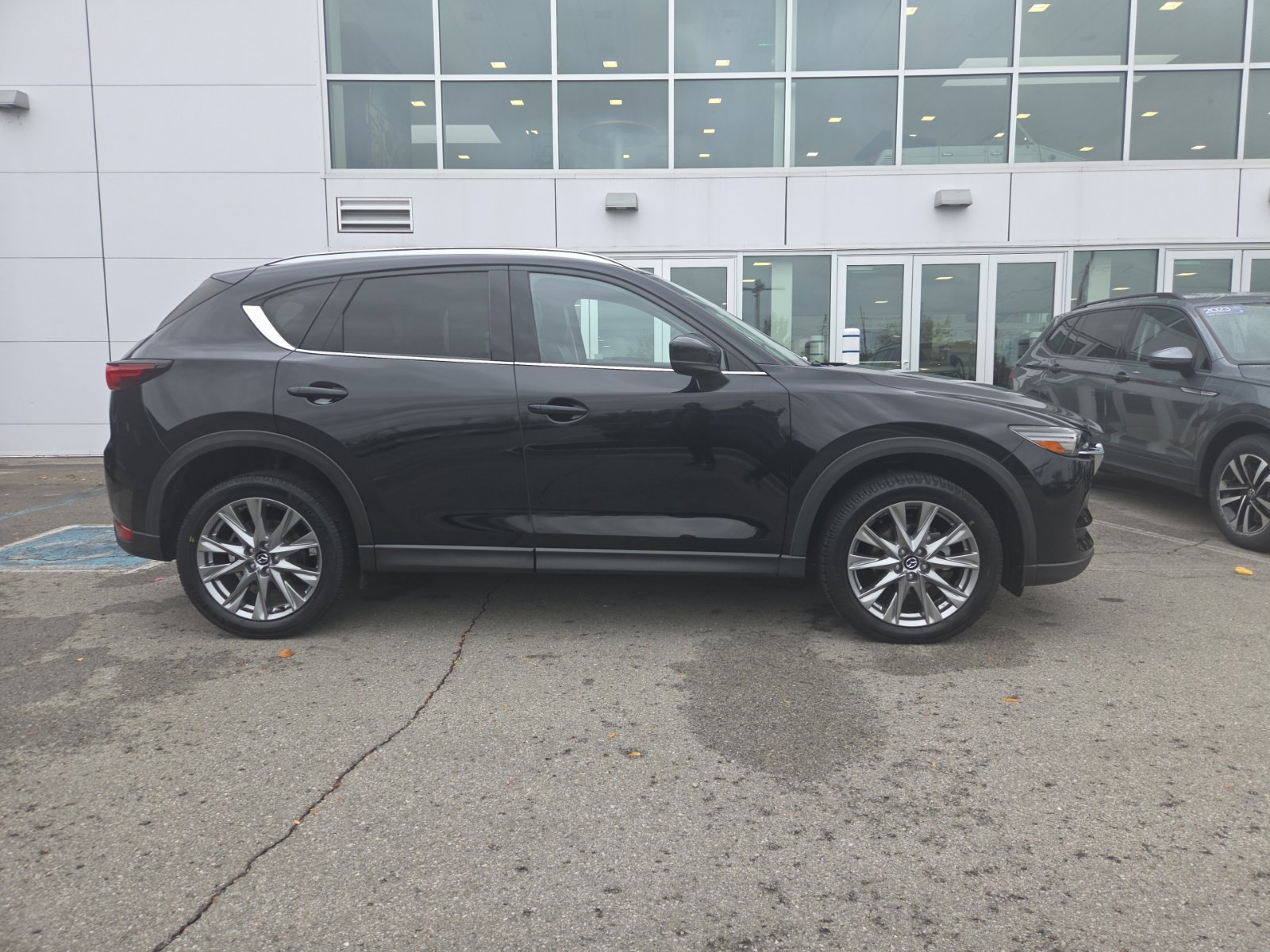Used 2021 MAZDA CX-5 Grand Touring w/ GT Premium Package AWD/4WD image 3