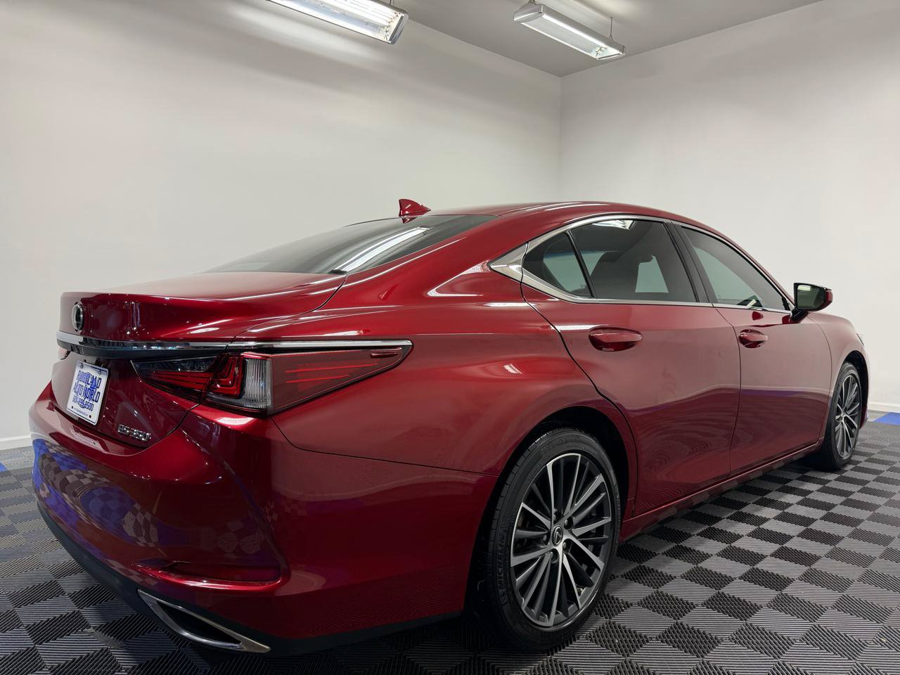 Used 2023 Lexus ES 350 w/ Premium Package FWD image 12