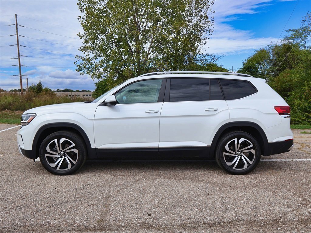 Certified 2022 Volkswagen Atlas SEL image 2