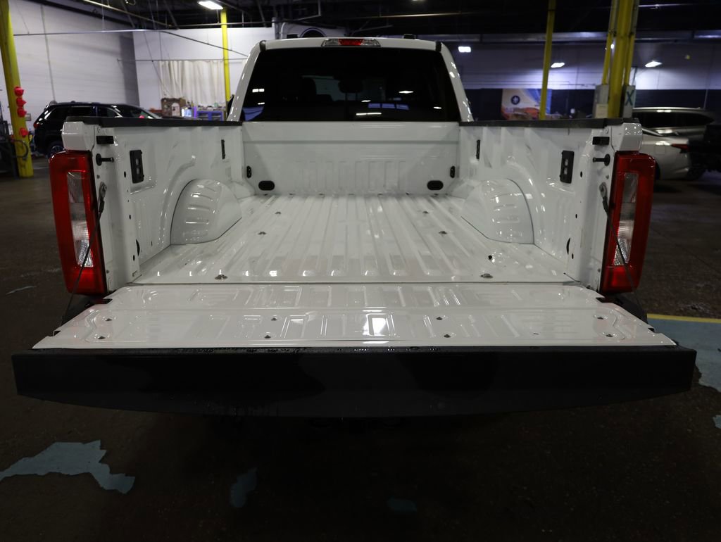 Used 2024 Ford F350 XLT w/ FX4 Off-Road Package image 12