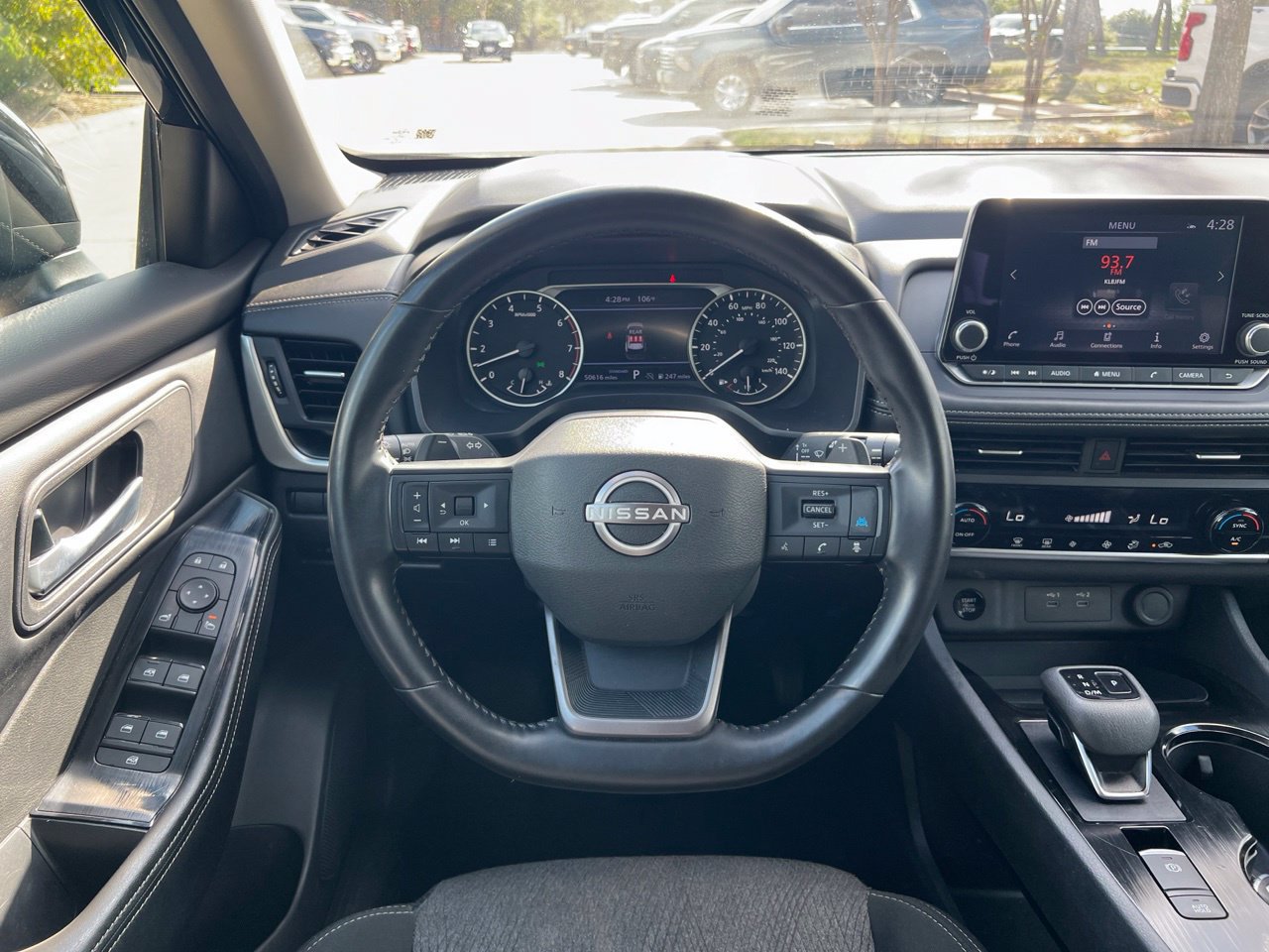 Used 2025 Nissan Rogue SV FWD image 13