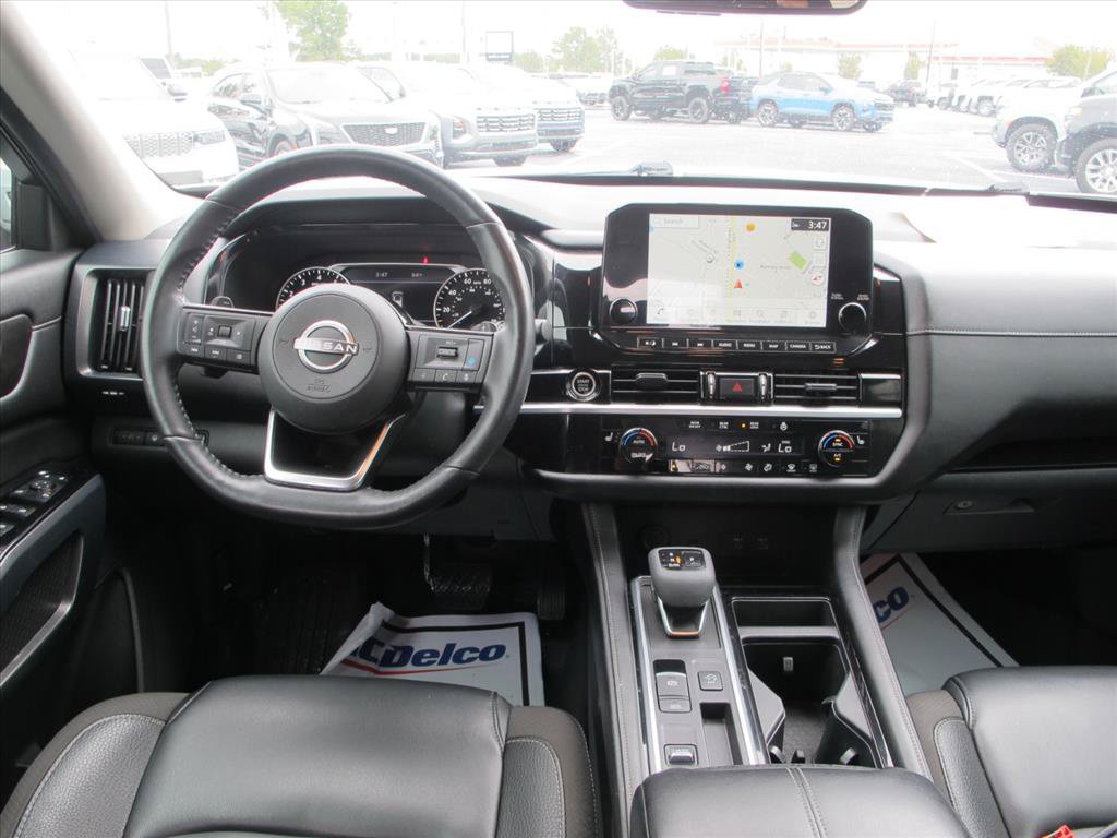 Used 2023 Nissan Pathfinder SL w/ Lighting Package (N92) FWD image 15