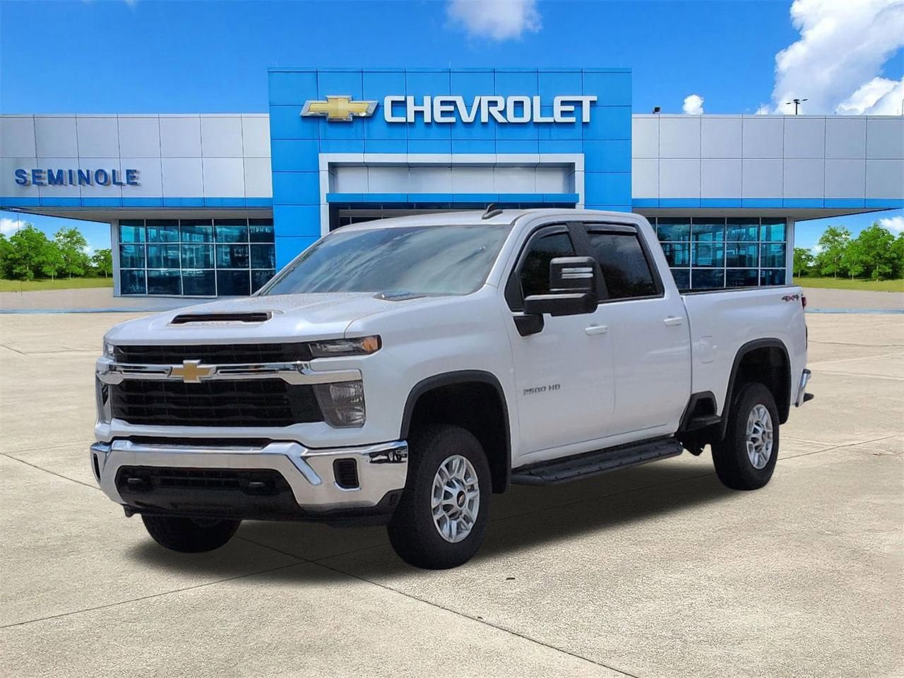 Used 2024 Chevrolet Silverado 2500 LT AWD/4WD image 2
