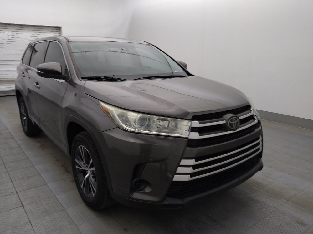 Used 2017 Toyota Highlander LE image 13