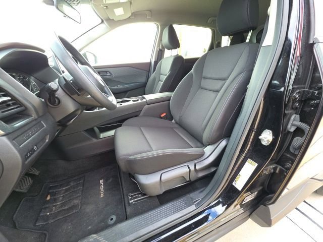 Used 2023 Nissan Rogue S image 13