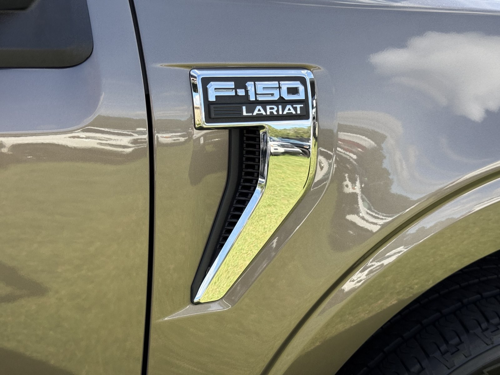 Used 2021 Ford F150 Lariat w/ Equipment Group 502A High AWD/4WD image 11