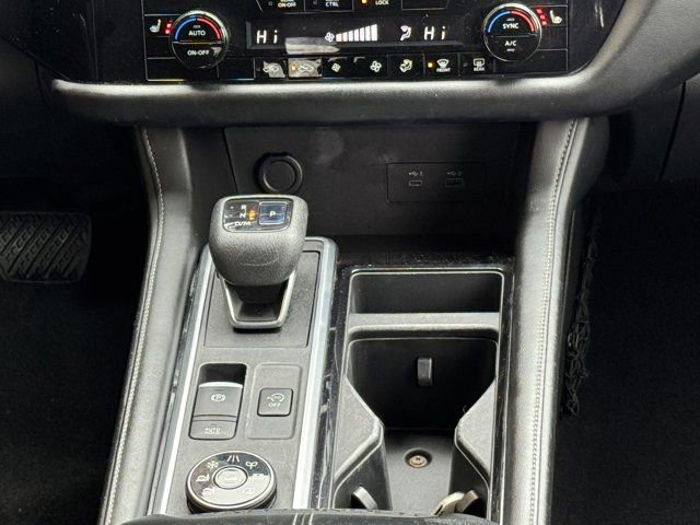 Used 2022 Nissan Pathfinder SV w/ Cargo Package image 16