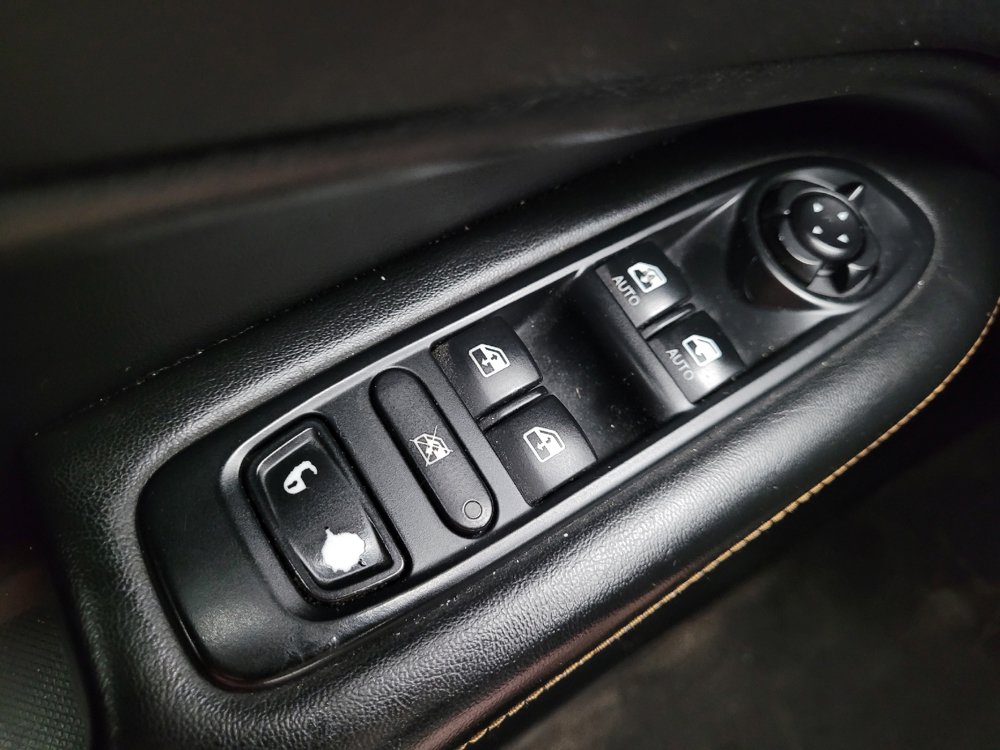 Used 2018 Jeep Compass Latitude w/ Popular Equipment Group FWD image 27