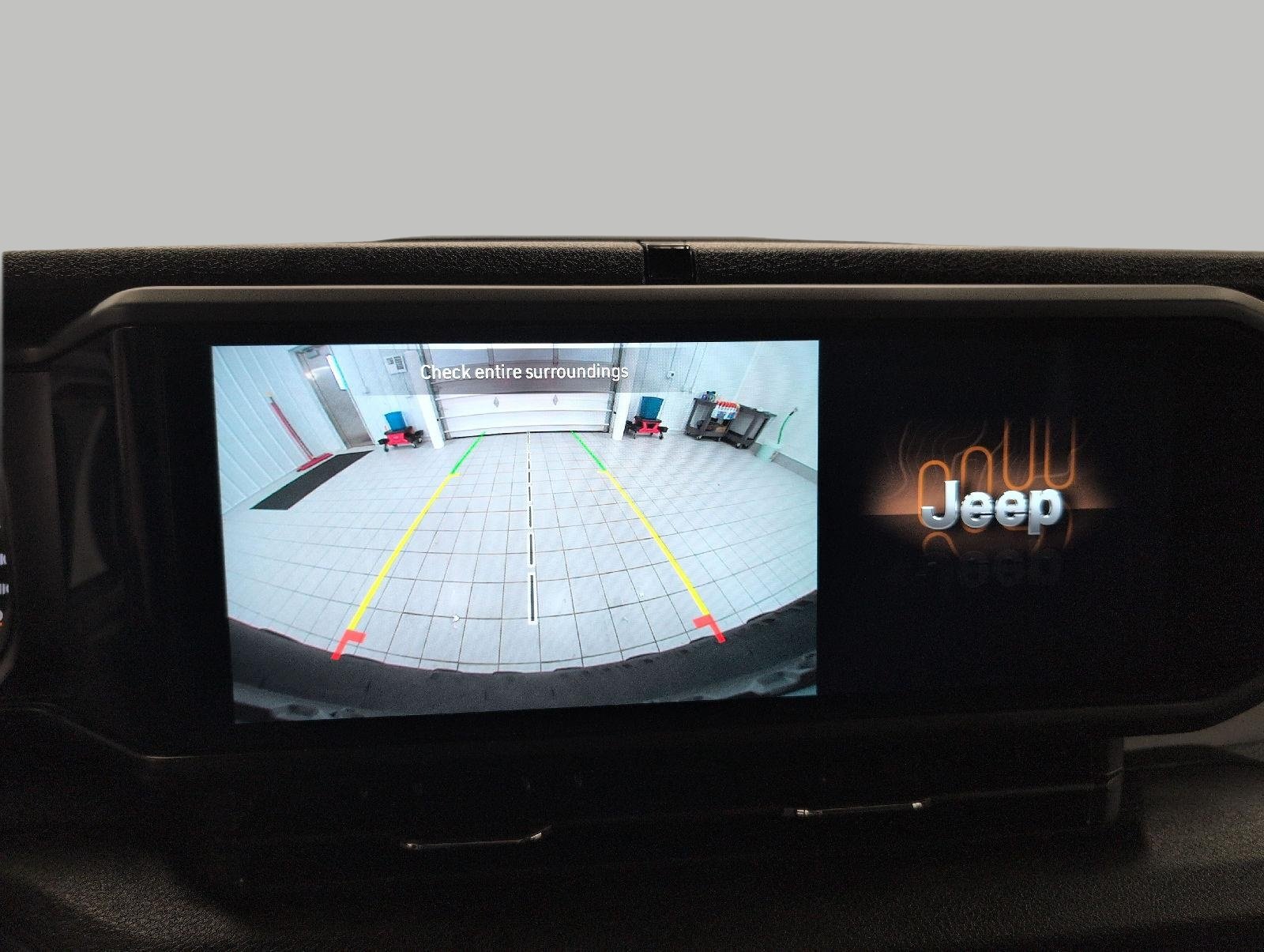 Used 2025 Jeep Wrangler Sport AWD/4WD image 17