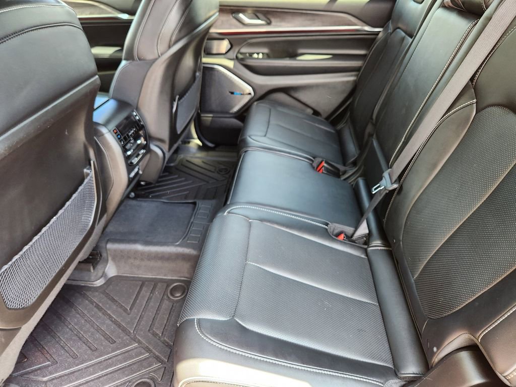 Used 2023 Jeep Grand Cherokee L Overland AWD/4WD image 18