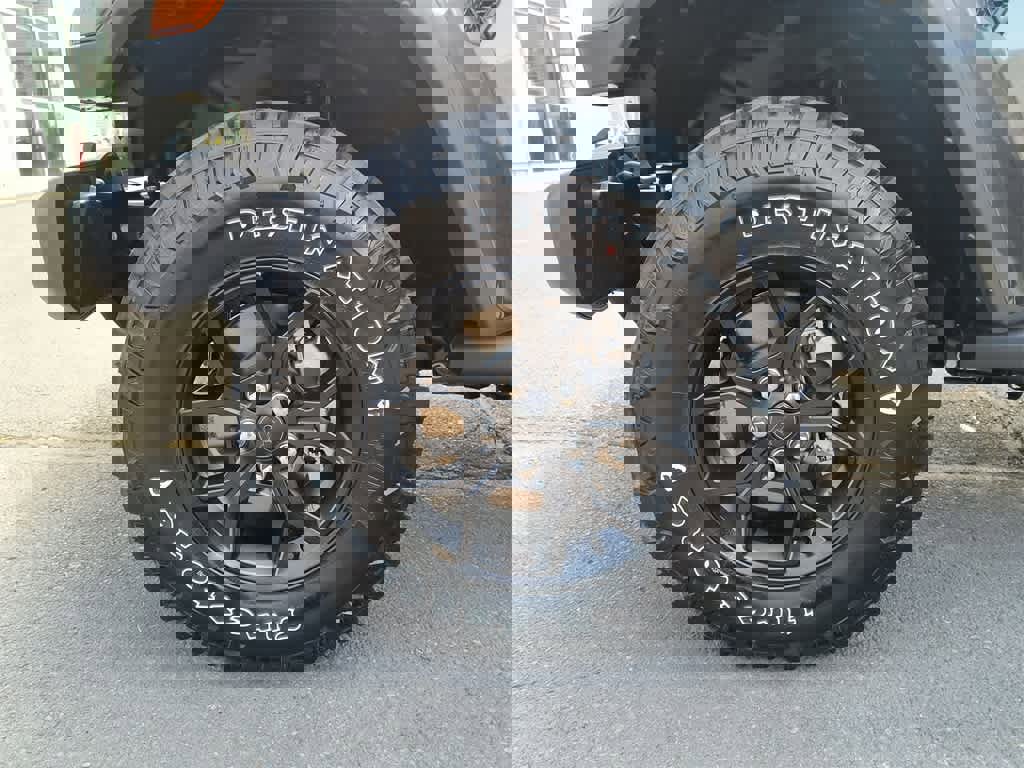 New 2025 Jeep Gladiator Sport image 10