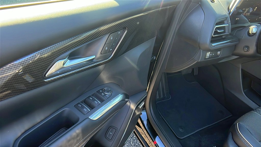 New 2026 Chevrolet Traverse High Country image 12