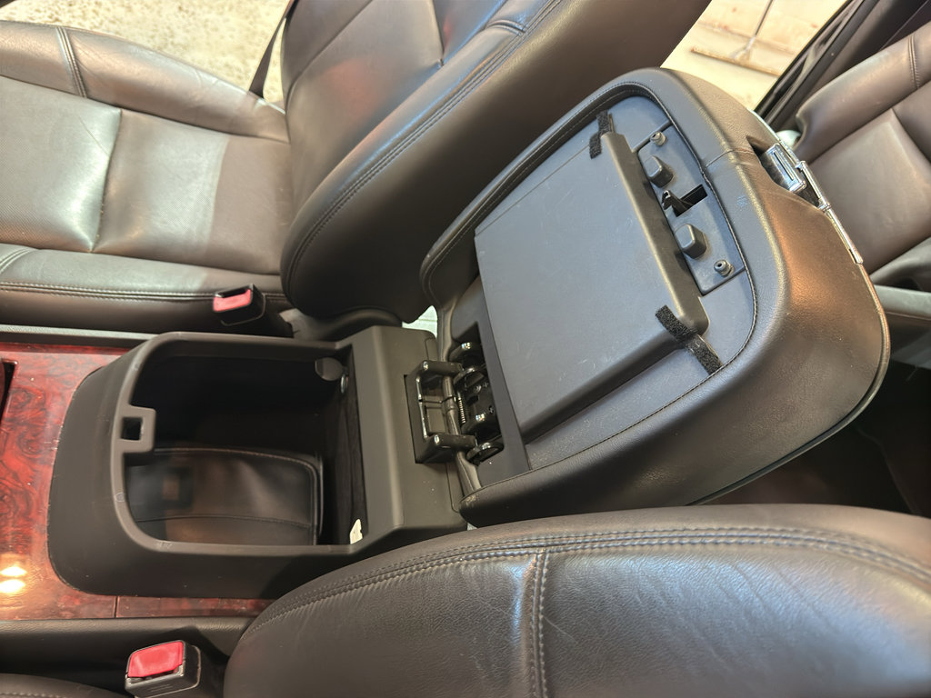 Used 2013 Cadillac Escalade ESV Luxury image 20