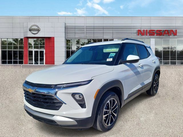 Used 2025 Chevrolet TrailBlazer LT FWD image 9