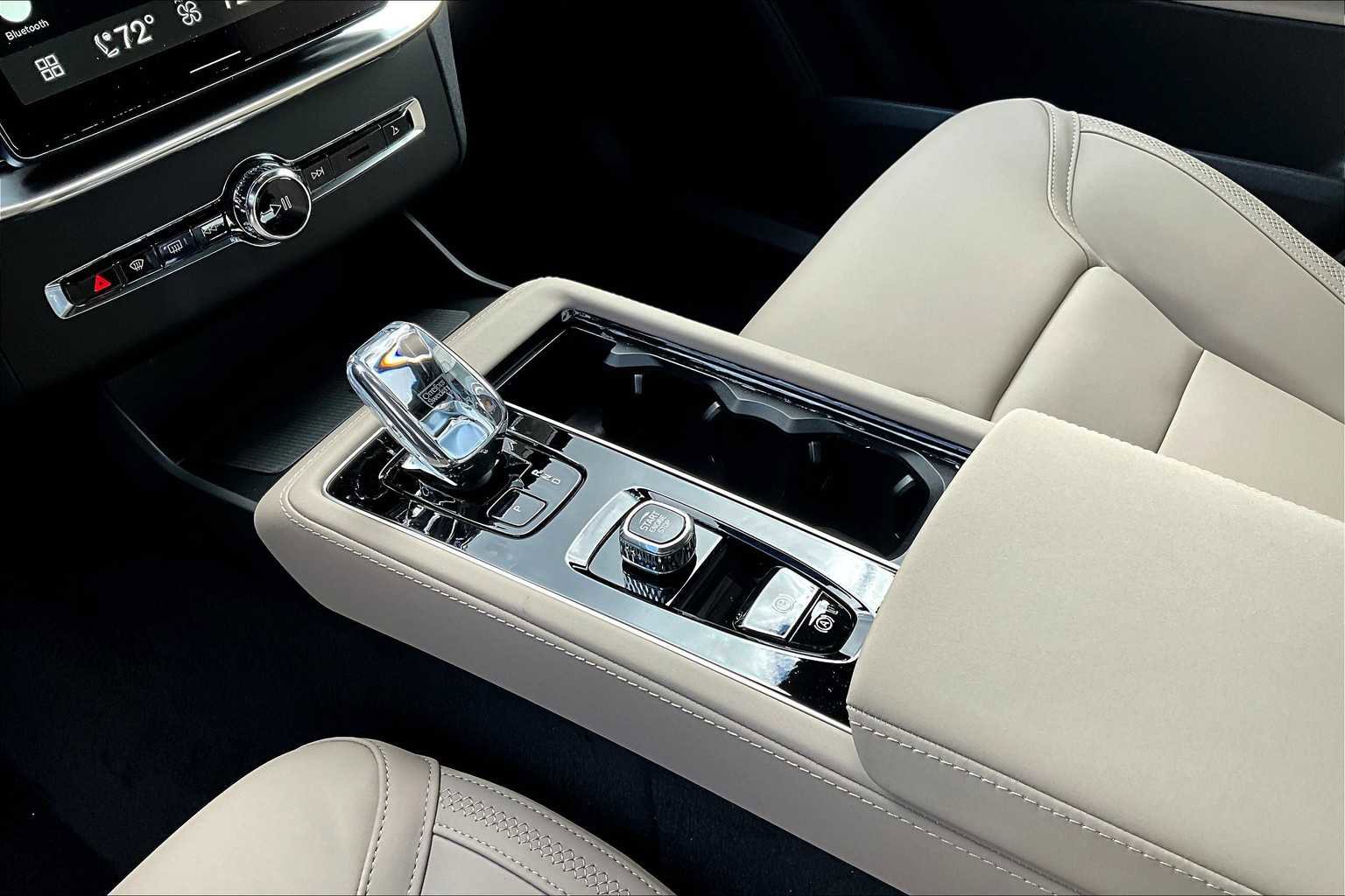 New 2026 Volvo XC90 B6 Plus image 10