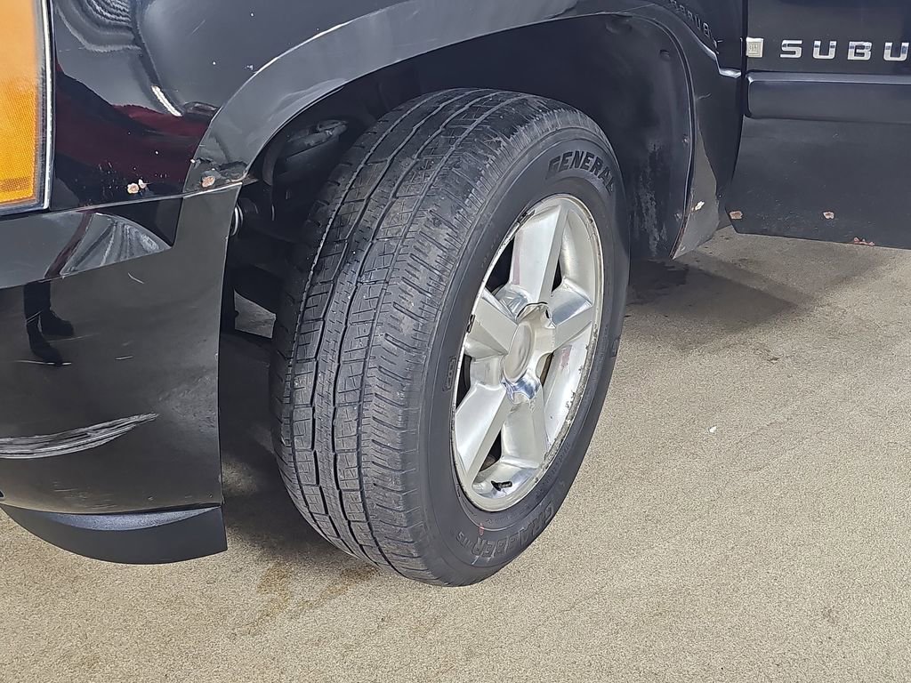 Used 2008 Chevrolet Suburban LT w/ LT Preferred Equipment Group image 38