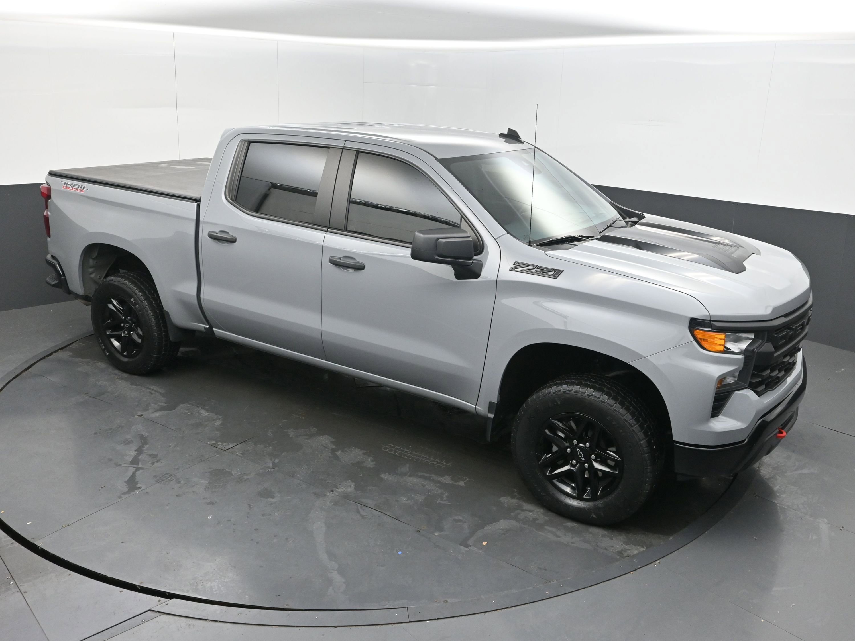 Used 2024 Chevrolet Silverado 1500 Custom Trail Boss w/ LPO, Dark Essentials Package AWD/4WD image 32