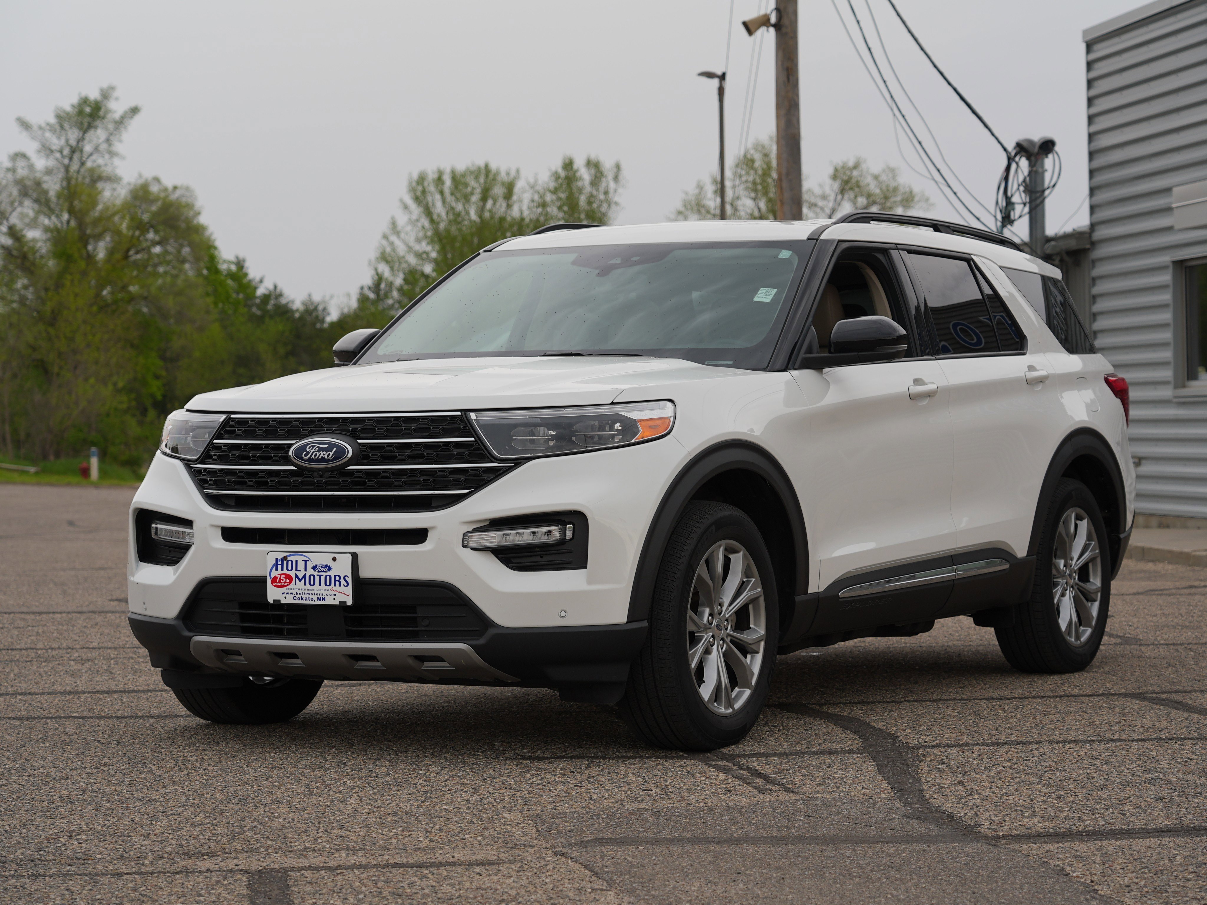 Used 2023 Ford Explorer XLT w/ Equipment Group 202A AWD/4WD image 8