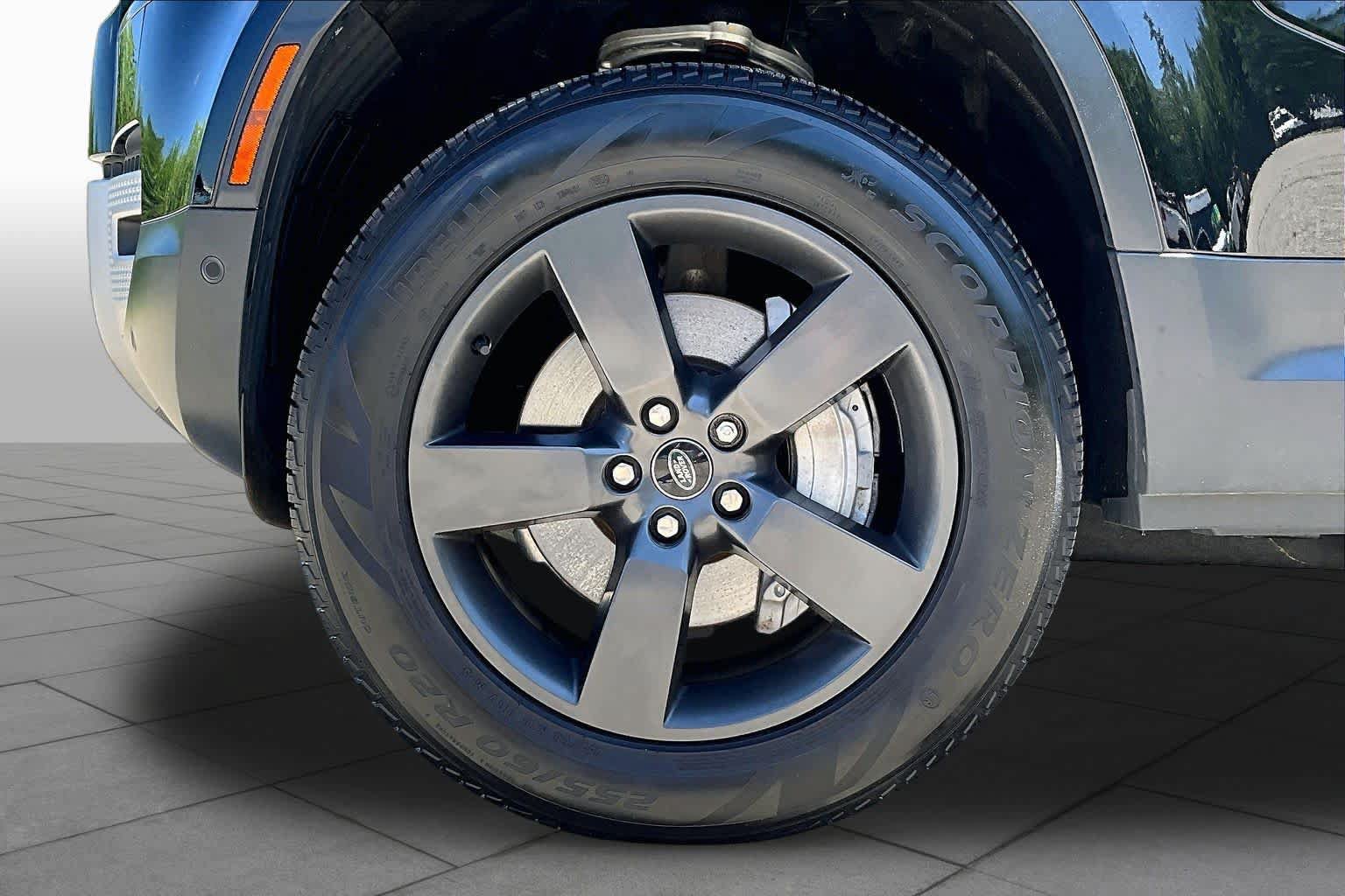 Used 2023 Land Rover Defender 110 SE AWD/4WD image 11
